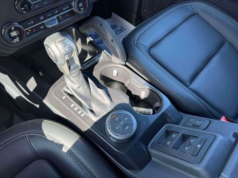 New 2025 Ford Bronco Badlands AWD/4WD image 14