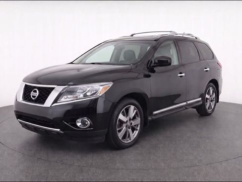 Used 2015 Nissan Pathfinder Platinum w/ Cargo Package FWD image 3