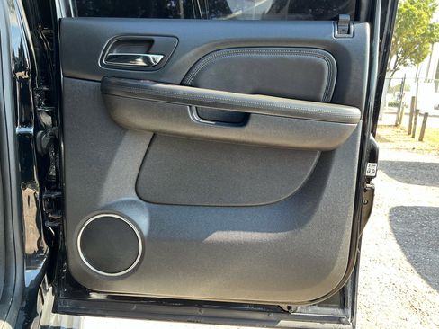 Used 2014 GMC Yukon XL Denali image 31