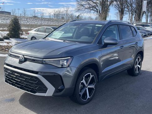 New 2026 Volkswagen Taos SEL AWD/4WD image 3