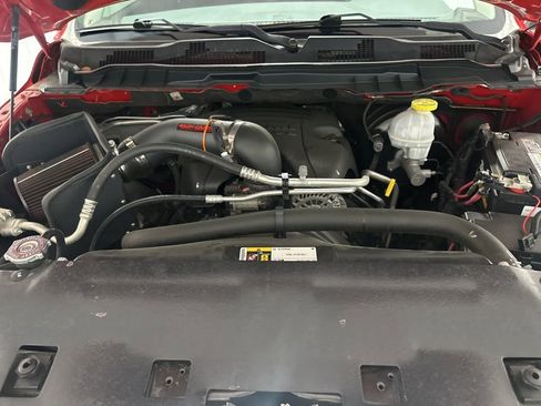 Used 2019 RAM 1500 Classic SLT AWD/4WD image 11