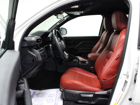 Used 2025 Toyota 4Runner SR5 RWD image 12