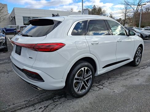 Certified 2025 Audi Q5 Premium w/ Convenience Package image 6