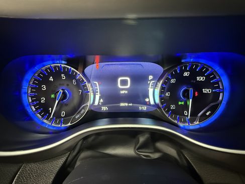Used 2026 Chrysler Pacifica Select FWD image 19