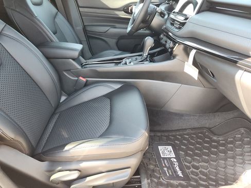 New 2026 Jeep Compass Latitude image 11