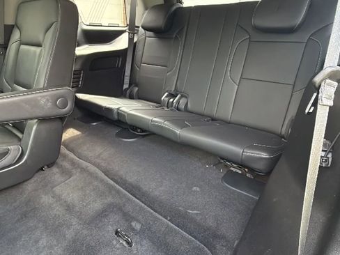 Used 2018 Chevrolet Tahoe Premier AWD/4WD image 35