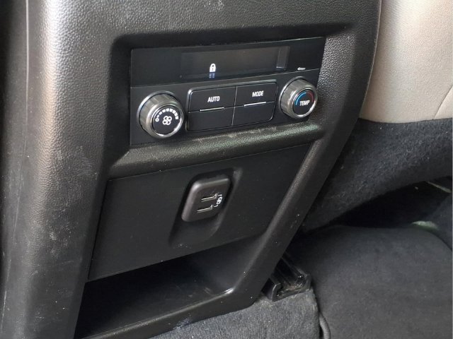Used 2023 Chevrolet Traverse LS FWD image 17