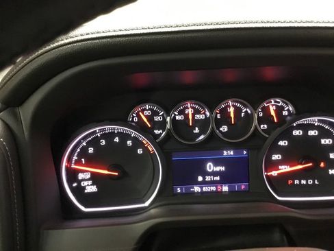 Used 2022 Chevrolet Silverado 1500 LTZ AWD/4WD image 32