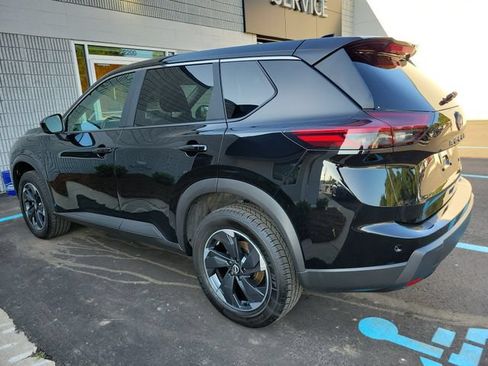 Used 2025 Nissan Rogue SV AWD/4WD image 5