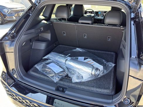 New 2026 Volkswagen Tiguan SE R-Line FWD image 12