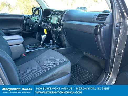 Used 2017 Toyota 4Runner TRD Off-Road image 40