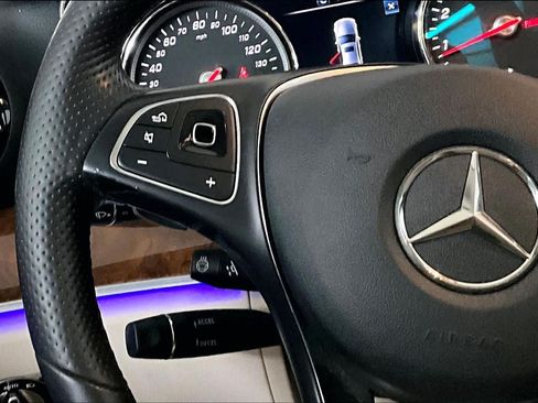 Certified 2018 Mercedes-Benz E 300 4MATIC image 24