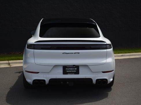 Certified 2026 Porsche Cayenne GTS AWD/4WD image 4