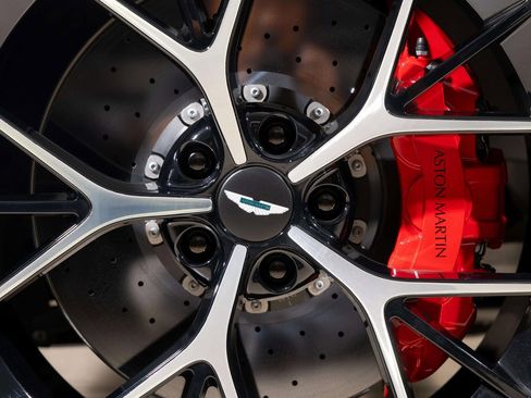 Used 2025 Aston Martin DBX 707 image 9