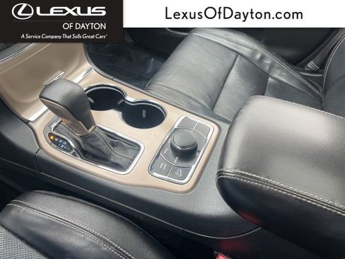 Used 2017 Jeep Grand Cherokee Limited w/ Luxury Group II image 24