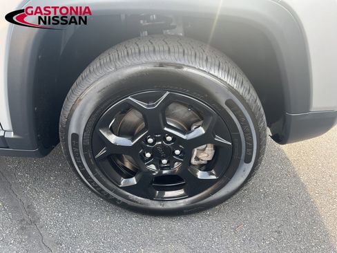 Used 2023 Jeep Compass Trailhawk image 25