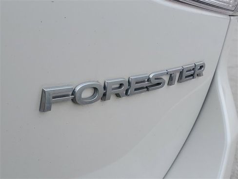 Used 2020 Subaru Forester Premium image 6