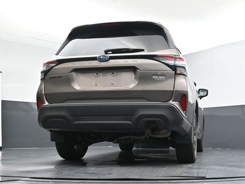 Used 2025 Subaru Forester Premium w/ Protection Package (1PH) image 23