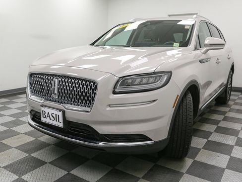 Used 2023 Lincoln Nautilus AWD w/ Premium Package image 4
