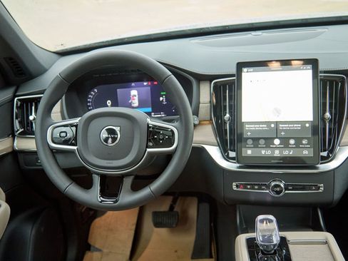 New 2026 Volvo XC90 T8 Plus w/ Protection Package image 27