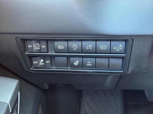 Used 2022 Toyota Tundra Platinum w/ Advanced Package AWD/4WD image 19