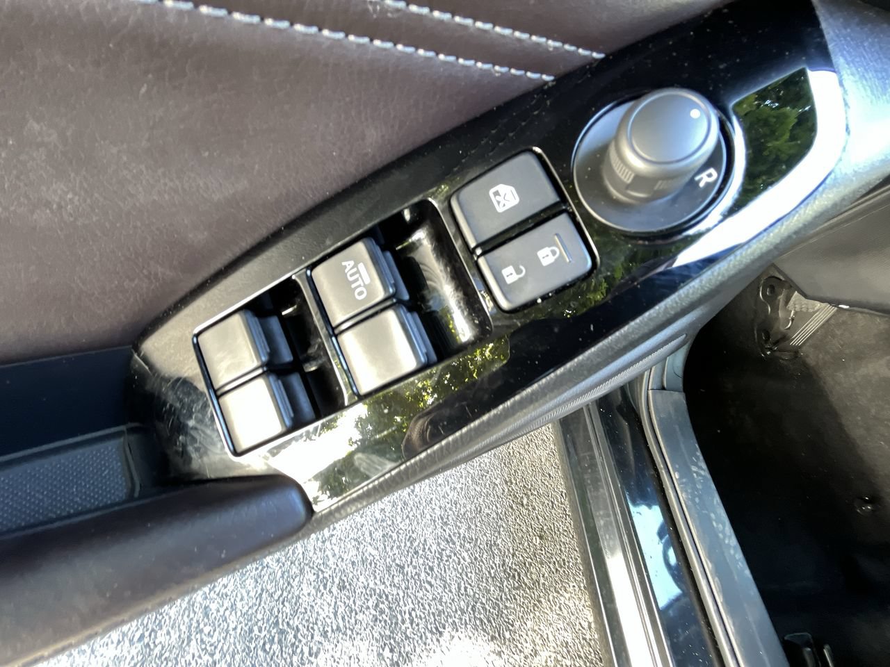 Used 2018 MAZDA MAZDA3 Touring FWD image 4