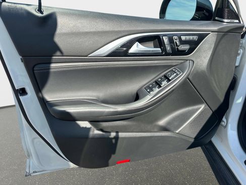 Used 2017 INFINITI QX30 Premium w/ Navigation Package image 14