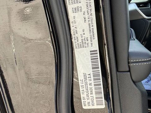 New 2025 Jeep Grand Cherokee Altitude image 29