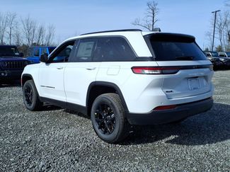 New 2026 Jeep Grand Cherokee Altitude AWD/4WD video 3