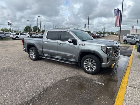 Used 2025 GMC Sierra 1500 Denali AWD/4WD image 19