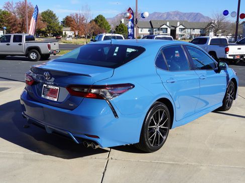 Used 2024 Toyota Camry SE image 8