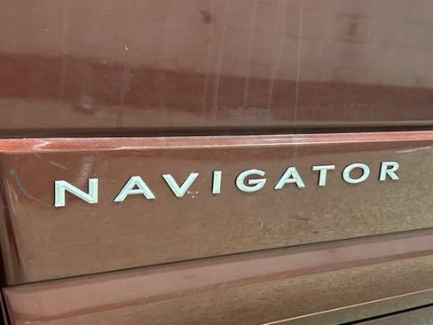 Used 2015 Lincoln Navigator L 4WD image 40