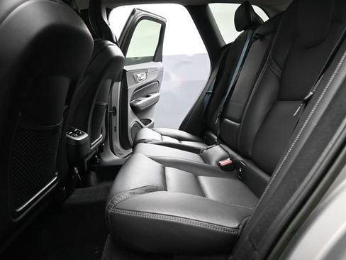 Used 2022 Volvo XC60 B5 Inscription w/ Protection Package Premier FWD image 16