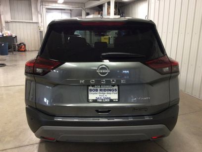 Used 2022 Nissan Rogue SV