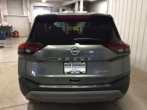 Used 2022 Nissan Rogue SV image 4
