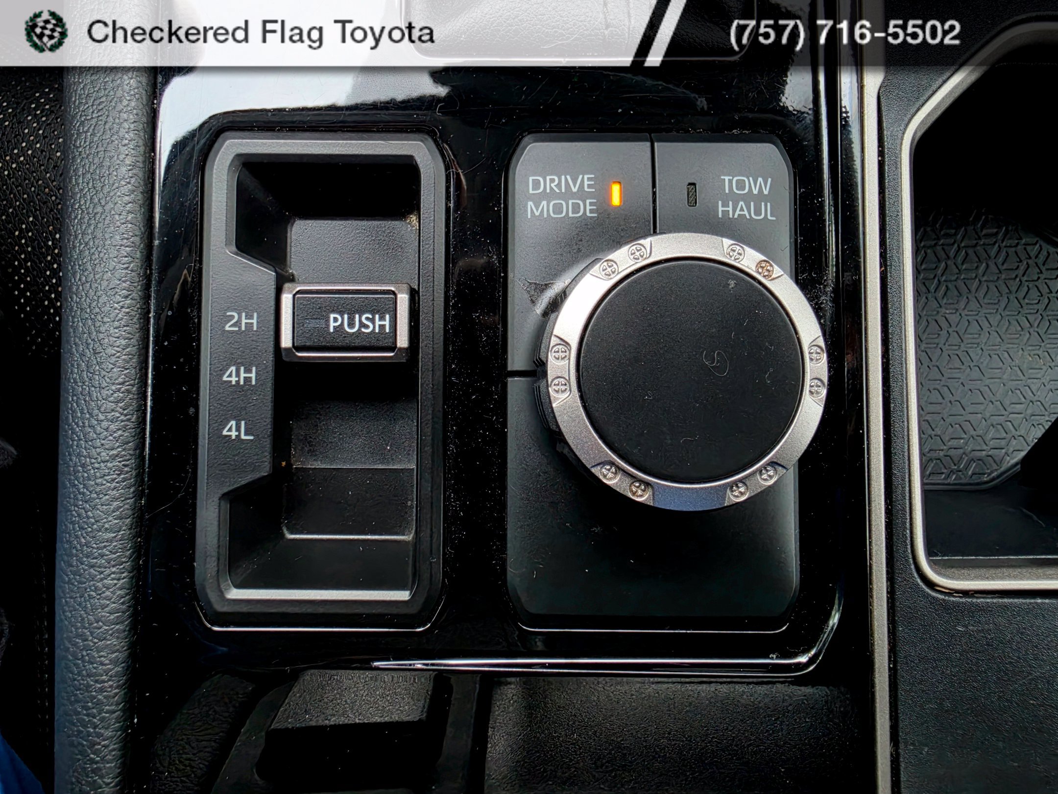 Used 2024 Toyota Tundra Limited AWD/4WD image 23