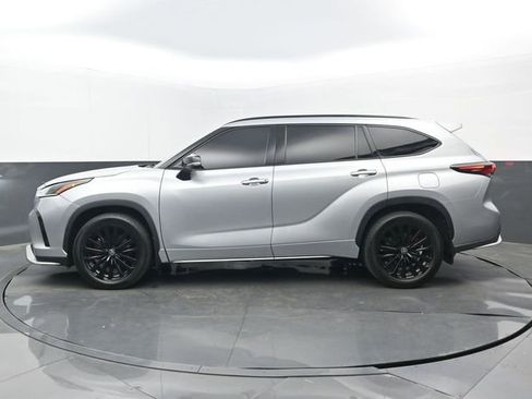 Used 2024 Toyota Highlander XSE image 7