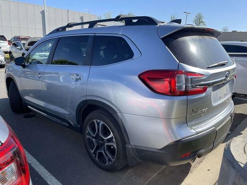 Used 2024 Subaru Ascent Touring w/ Popular Package #2 AWD/4WD image 3