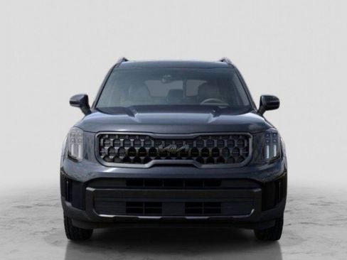 Used 2025 Kia Telluride AWD image 2