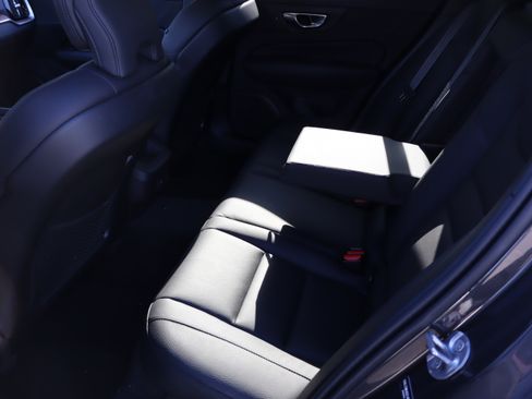 Certified 2025 Volvo V60 B5 Cross Country Plus image 31