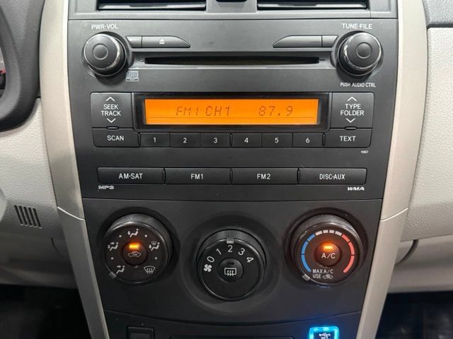 Used 2013 Toyota Corolla L FWD image 18