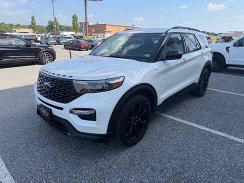 Certified 2023 Ford Explorer ST-Line AWD/4WD image 4