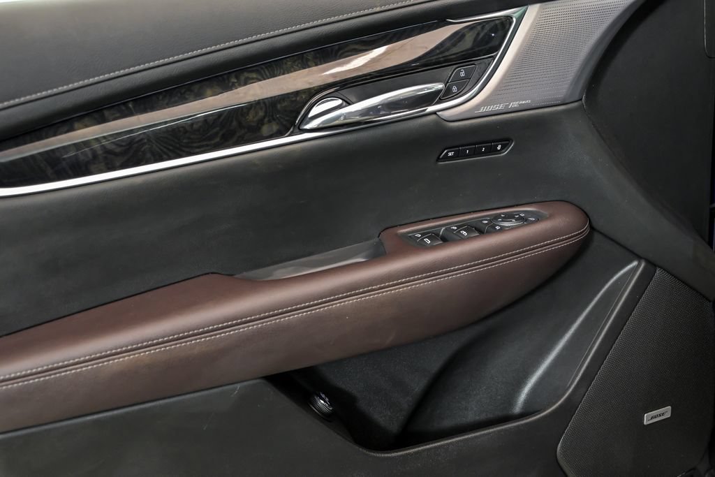 Used 2024 Cadillac XT6 Premium Luxury w/ LPO, Floor Liner Package AWD/4WD image 10