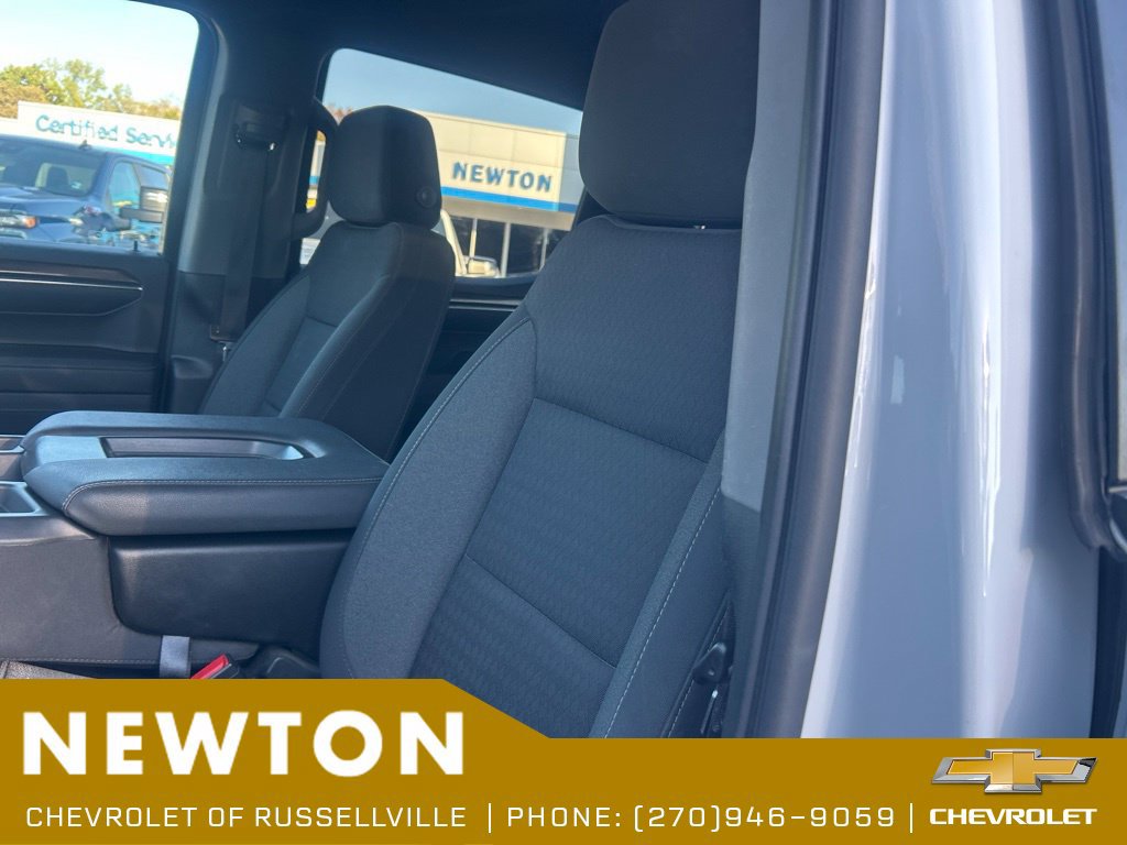 Used 2023 Chevrolet Silverado 1500 LT AWD/4WD image 5
