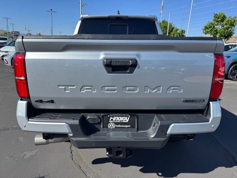 Used 2025 Toyota Tacoma TRD Off-Road w/ TRD Off Road Upgrade Package AWD/4WD image 5