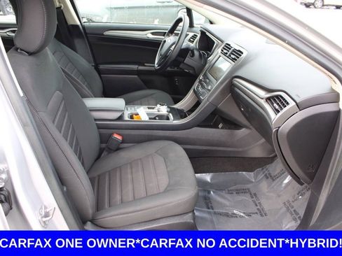 Used 2019 Ford Fusion SE image 20