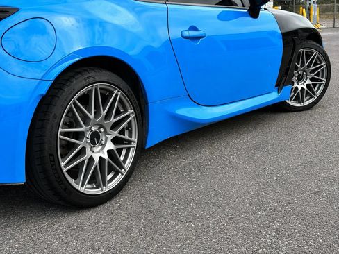 Used 2022 Toyota GR86 Premium RWD image 10