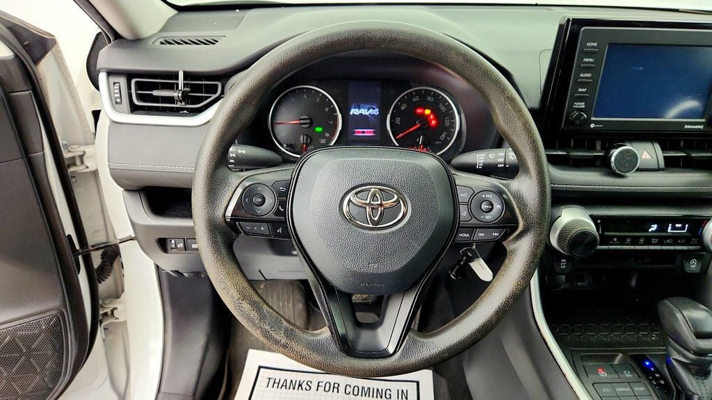 Used 2021 Toyota RAV4 LE AWD/4WD image 12