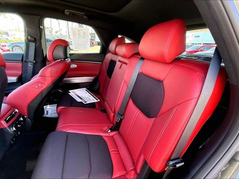 Used 2025 Genesis GV70 2.5T Sport Prestige w/ Sport Prestige Package image 15