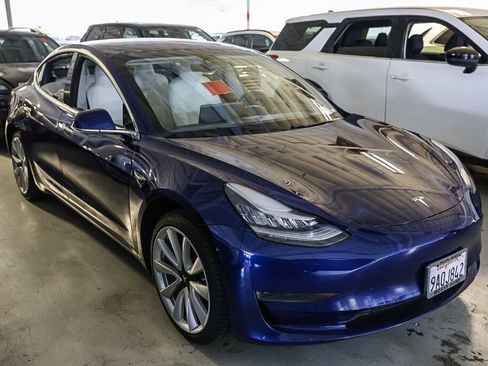 Used 2020 Tesla Model 3 Standard Range Plus RWD image 2